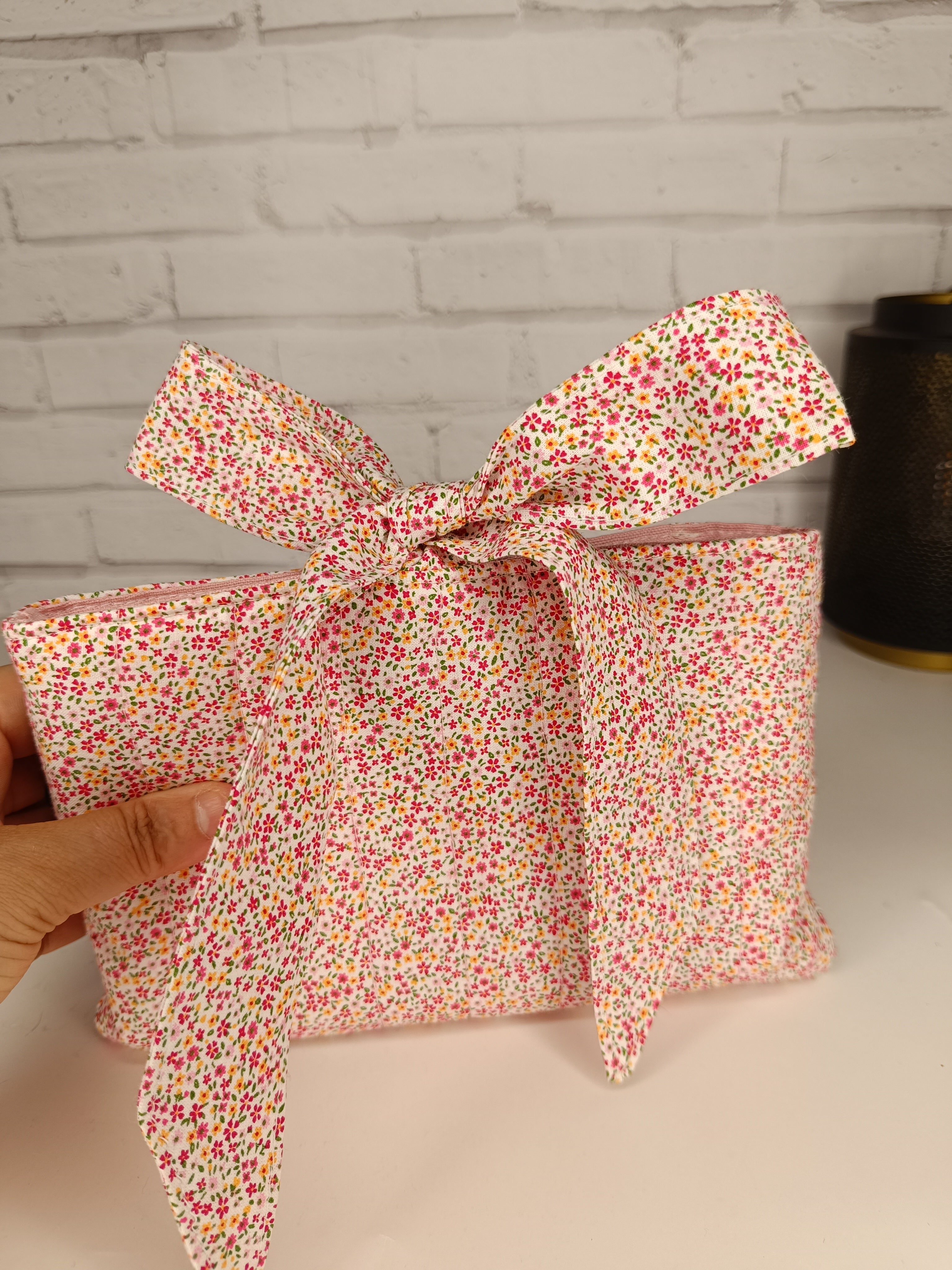 Pochette à livre / liseuse / tablette / iPad avec gros nœud - Petit modèle Les Mimines d'Amélie