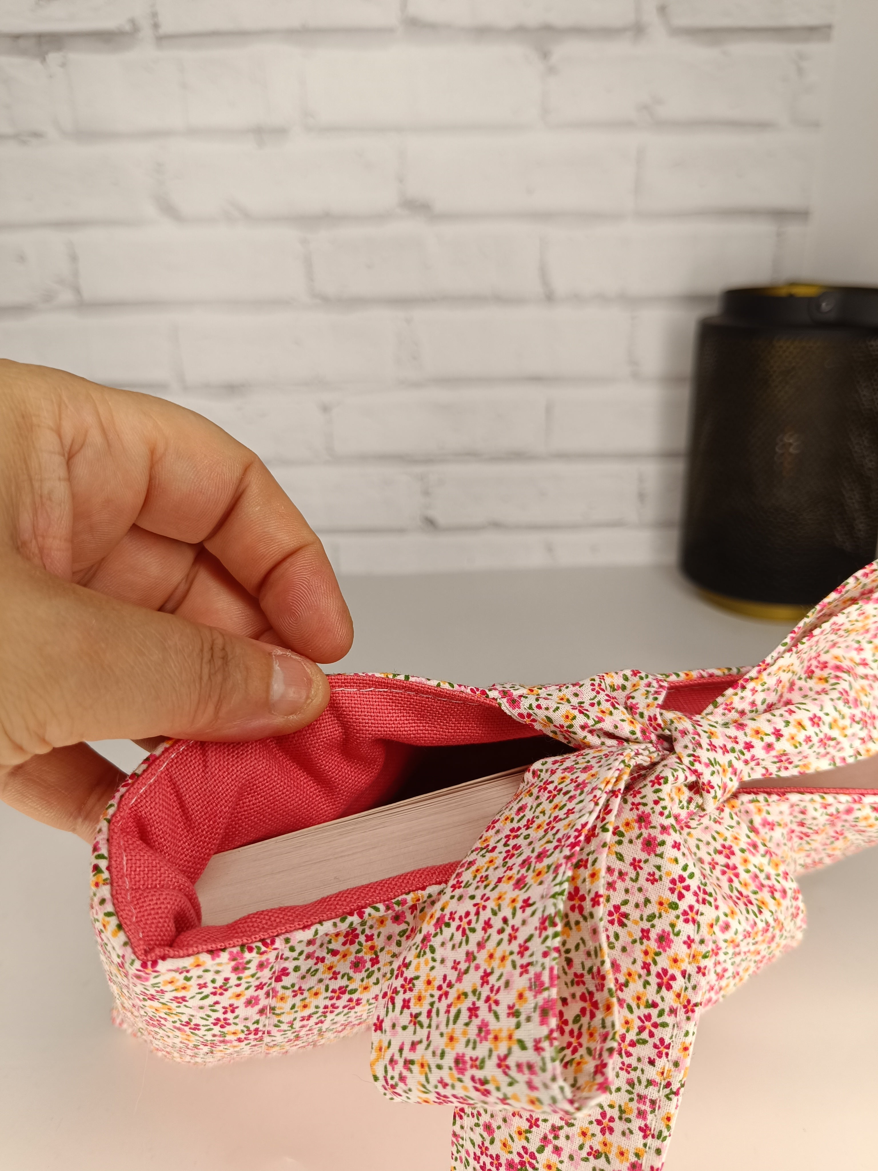 Pochette à livre / liseuse / tablette / iPad avec gros nœud - Petit modèle Les Mimines d'Amélie
