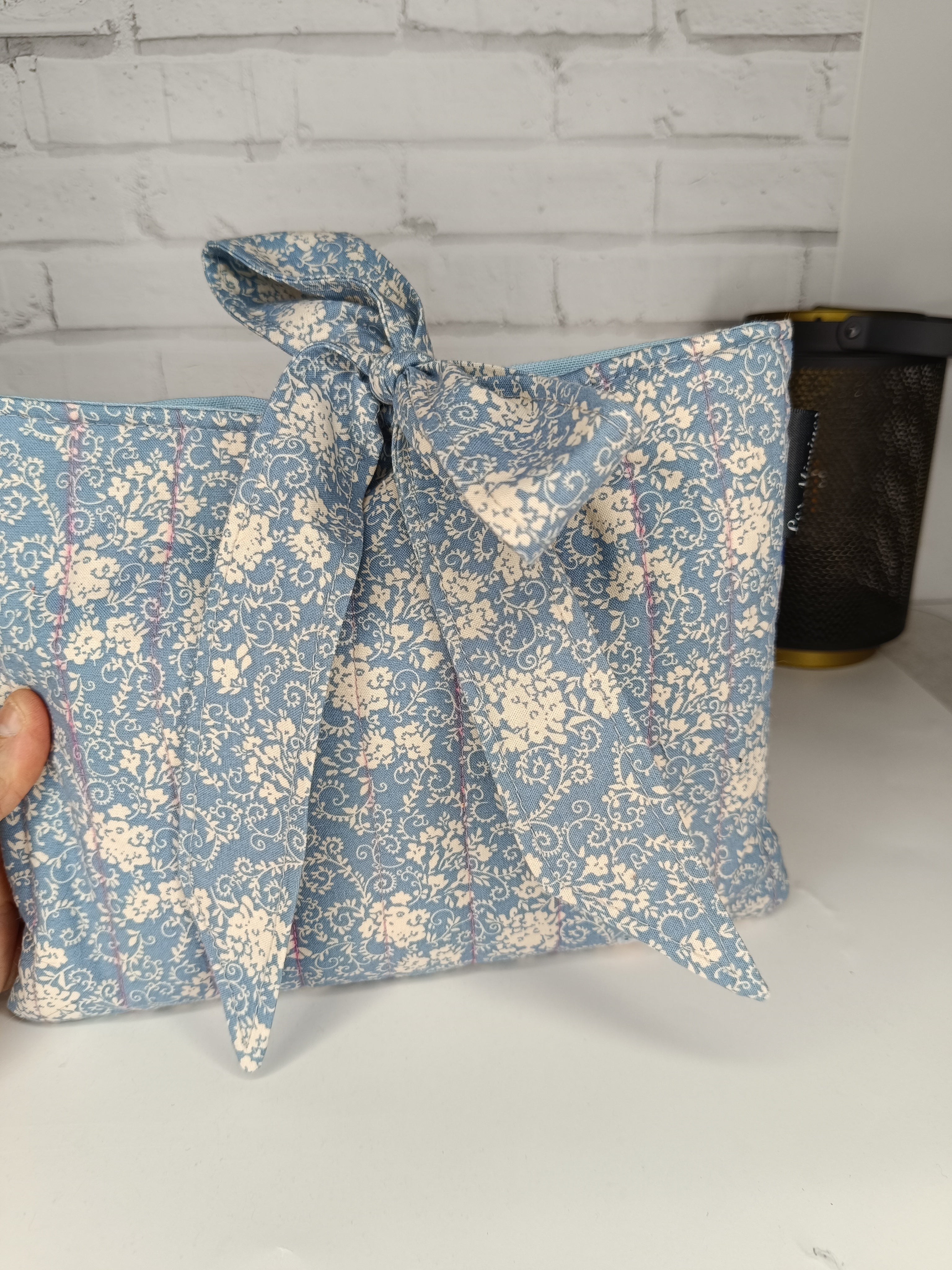 Pochette à livre / liseuse / tablette / iPad avec gros nœud - Petit modèle Les Mimines d'Amélie