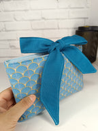 Pochette à livre / liseuse / tablette / iPad avec gros nœud - Petit modèle Les Mimines d'Amélie